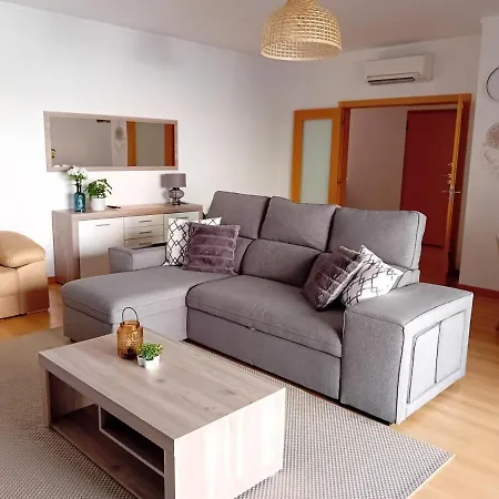 Spacious With Pool, Marina Apartmán *