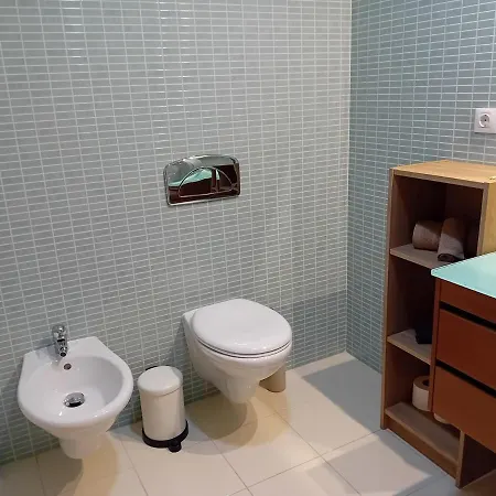 Spacious With Pool, Marina